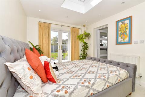 3 bedroom detached house for sale, Whistler Road, Tonbridge, Kent