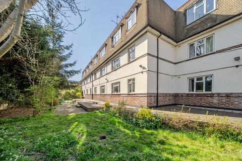 2 Park Close, Kingston Upon Thames, KT2 6DW