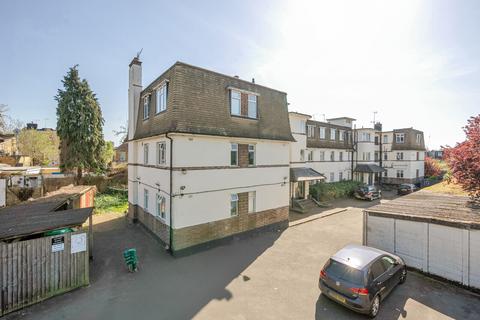 2 Park Close, Kingston Upon Thames, KT2 6DW