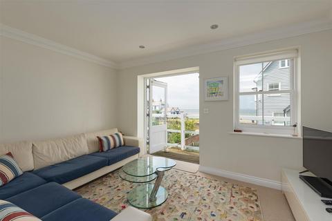 4 bedroom end of terrace house for sale, Island Wall, Whitstable