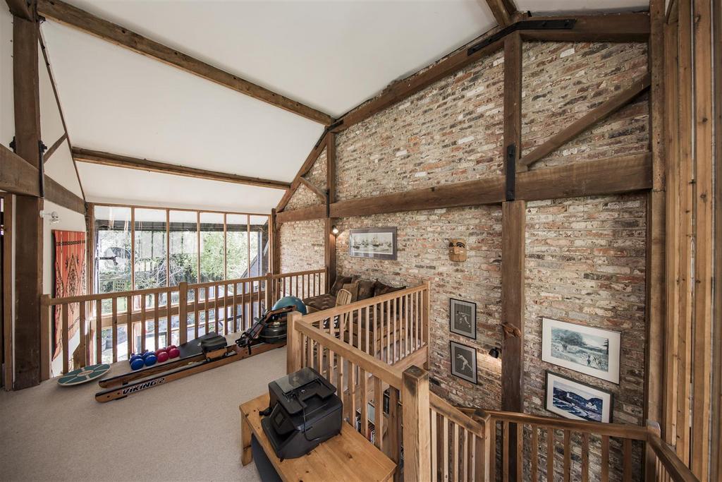 Mezzanine Galleried Landing