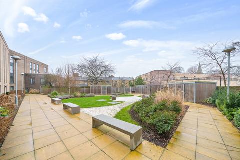 2 bedroom apartment to rent, Offenham Road London SW9