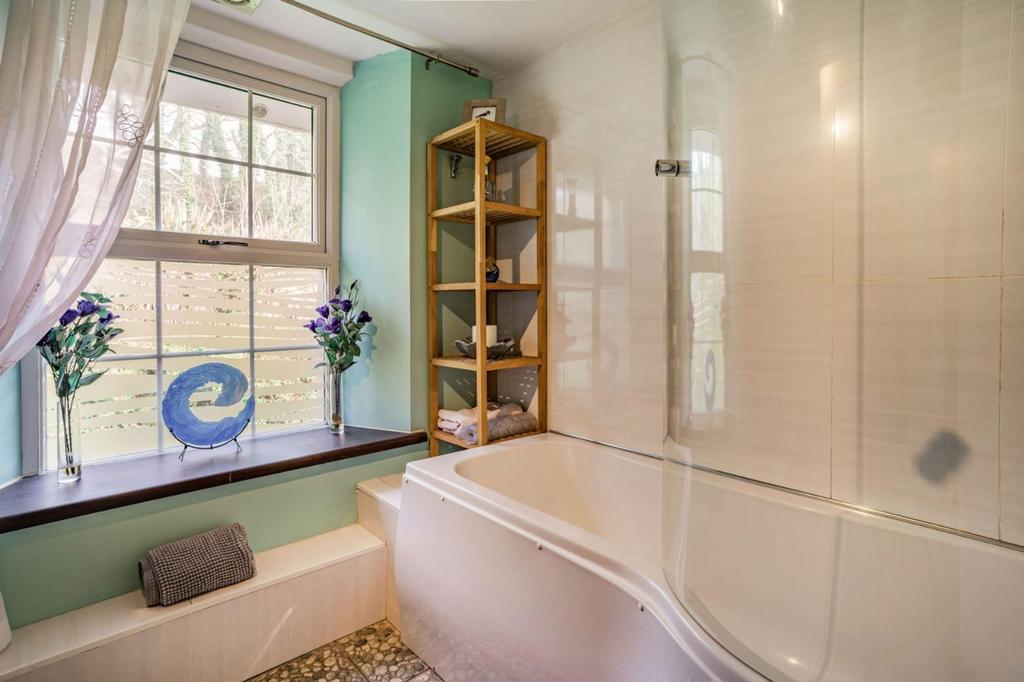 Annex top floor bathroom