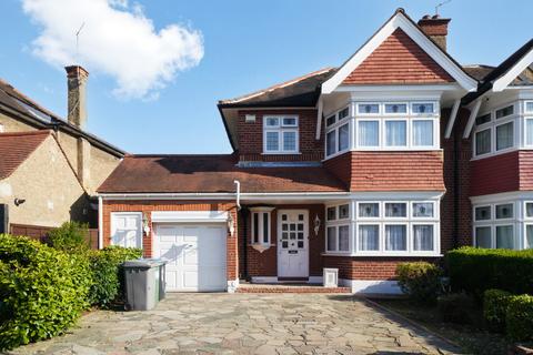 11 Winchfield Close, Harrow, HA3 0DT