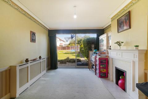 11 Winchfield Close, Harrow, HA3 0DT