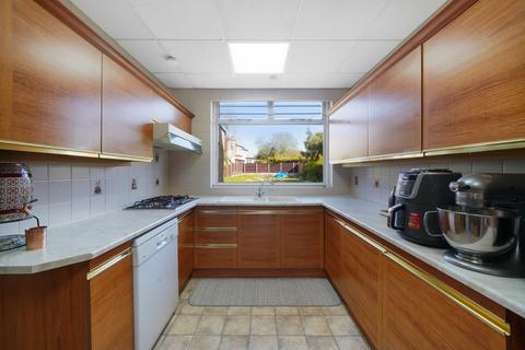 11 Winchfield Close, Harrow, HA3 0DT