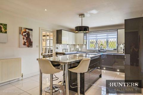 5 bedroom detached house for sale, Marton Gate, Bridlington