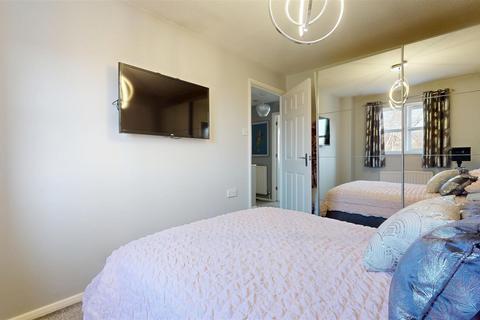 1 Ealing Chase, Monkston, Milton Keynes, MK10 9EY