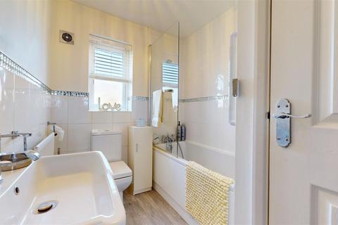 1 Ealing Chase, Monkston, Milton Keynes, MK10 9EY