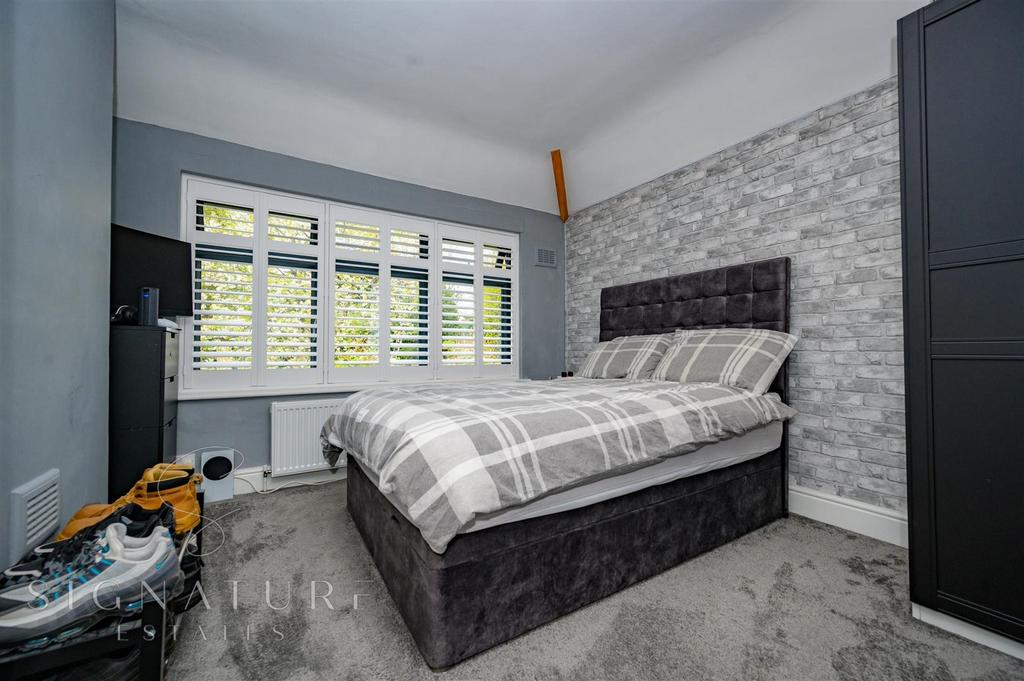 2nd bedroom