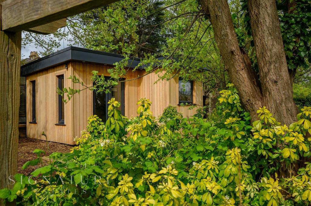 Garden Cabin