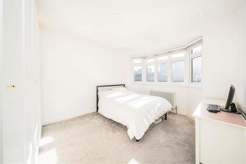 undefined, Moordown, London SE18