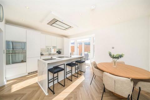 3 bedroom house for sale, Moordown, London SE18