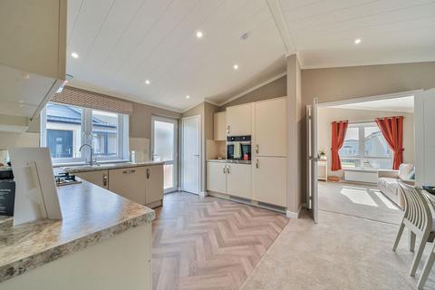 2 bedroom park home for sale, New Lane, Lymington SO41