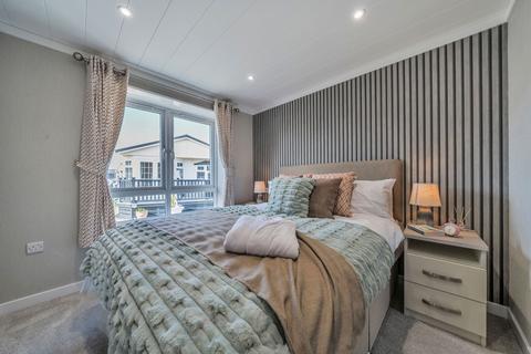2 bedroom park home for sale, New Lane, Lymington SO41