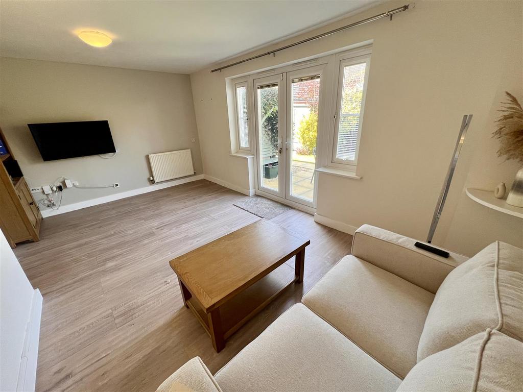 Livin room 2.jpeg