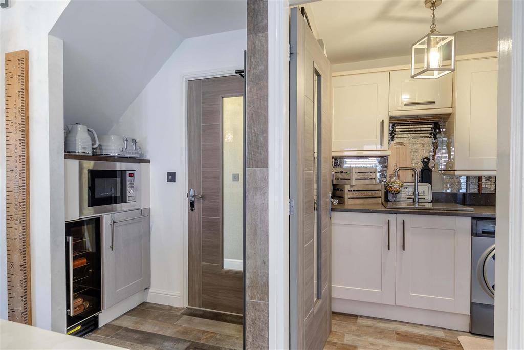 8643328-interior02.jpg