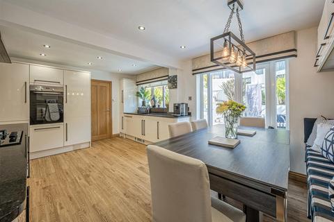 29 Wellington Close, Kingswinford, DY6 8JG