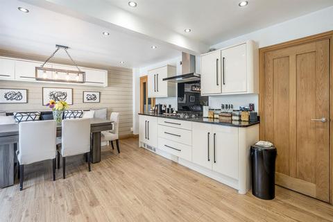 29 Wellington Close, Kingswinford, DY6 8JG