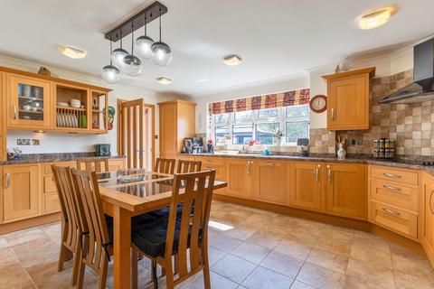4 bedroom detached house for sale, Broad Street Common, Peterstone Wentlooge, CF3