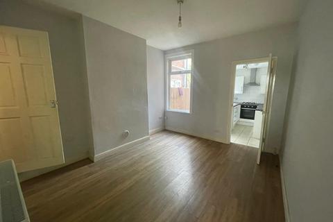 2 bedroom terraced house to rent, Reeves Road, Derby DE23