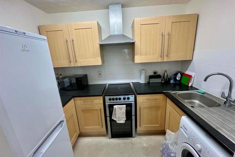 1 bedroom flat for sale, Beaufort Close, London