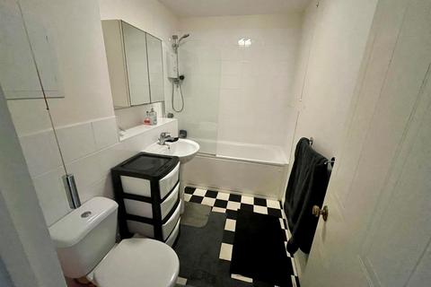 30 Beaufort Close, London, E4 9XF