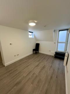 Studio to rent, Shepherds Bush Road, Basement Studio, London, W6