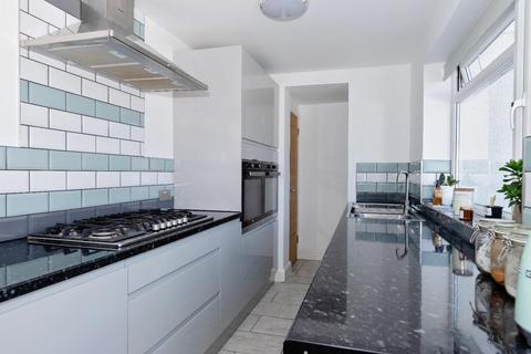 4 bedroom chalet for sale, Bristol Avenue, Lancing