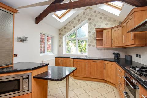 46 Ambleside Road, Urmston, Manchester, M41 6PH