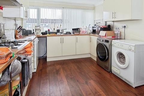 4 Cofton Grove, Birmingham, B31 4NP