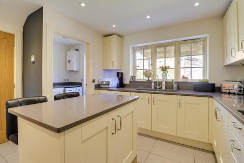 21 Bell Farm Close, Studham, Dunstable, LU6 2QX