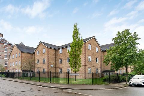 1 bedroom apartment for sale, Gables Close, London, SE5