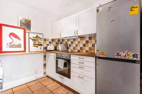 1 bedroom apartment for sale, Gables Close, London, SE5