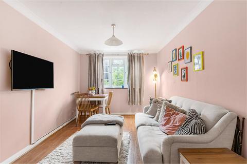 1 bedroom apartment for sale, Gables Close, London, SE5