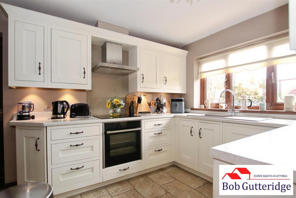 Fitted kitchen