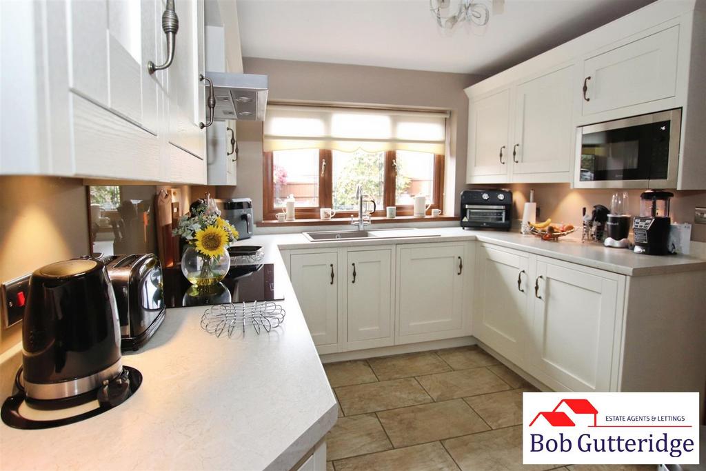 Fitted kitchen