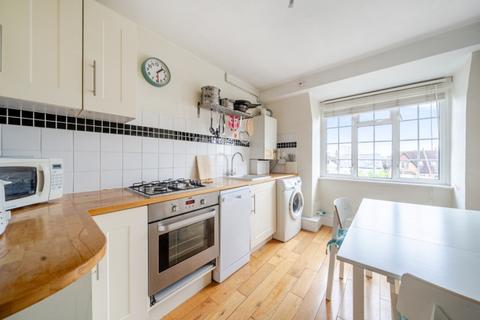 1 bedroom apartment to rent, Babington Road London SW16