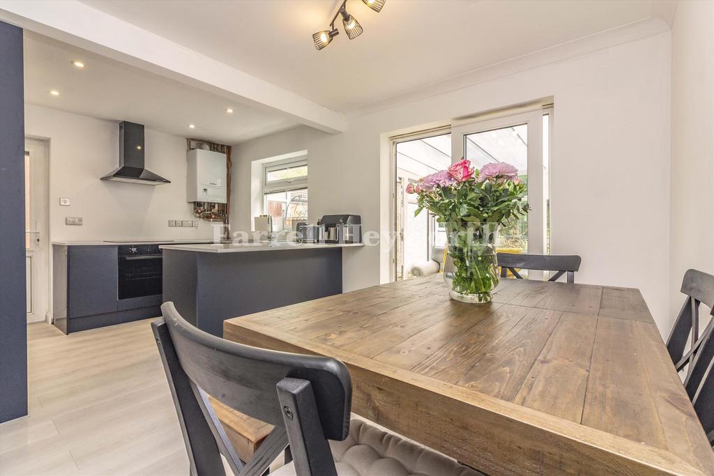 Kitchen Diner c