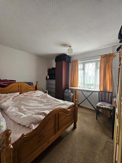 2 bedroom flat for sale, Billet Road, Romford RM6