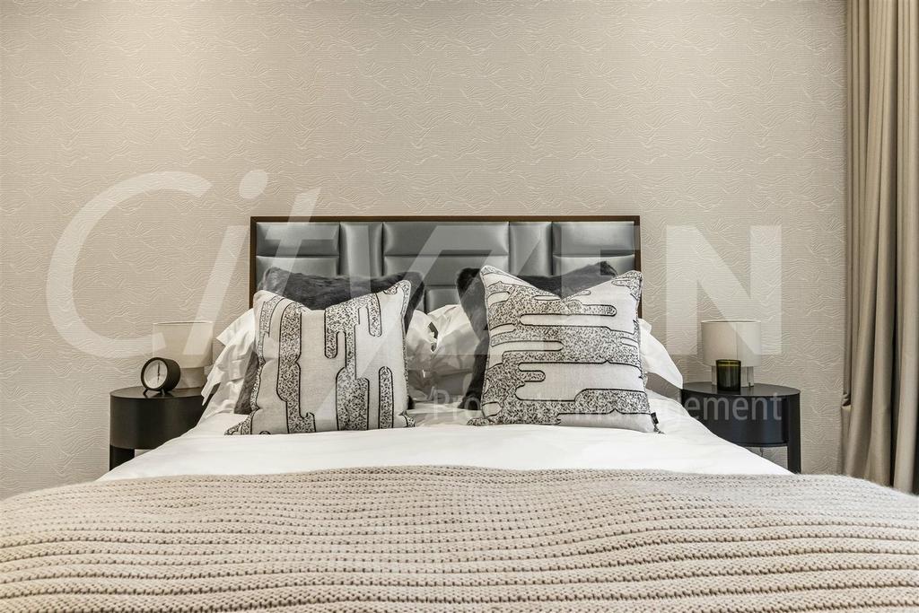 One bed show flat