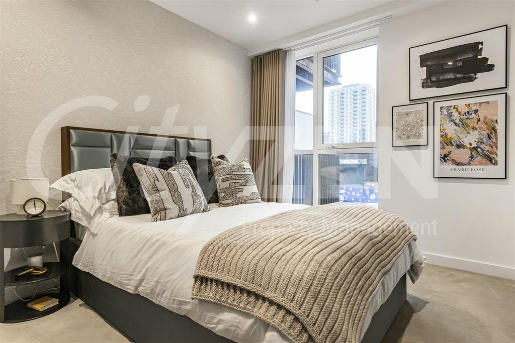 One bed show flat