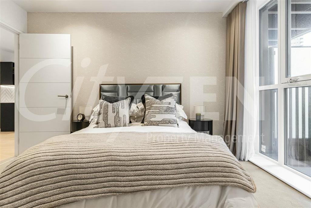 One bed show flat