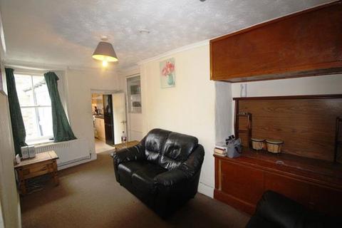 1 bedroom in a house share to rent, Room in a shared student house, Eastgate Street