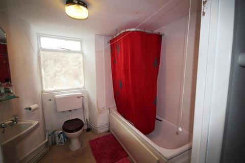 1 bedroom in a house share to rent, Room in a shared student house, Eastgate Street
