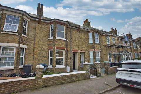 26 Downs Road, Walmer, Deal, CT14 7SY