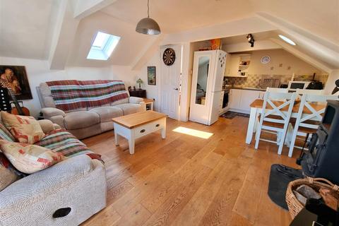 1 bedroom flat for sale, Newport Square, Launceston