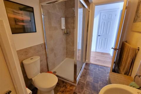 1 bedroom flat for sale, Newport Square, Launceston