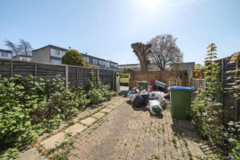 141 Mangold Way, Erith, DA18 4DB