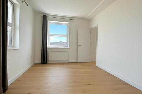 2 bedroom flat to rent, Mare Street, Dalston